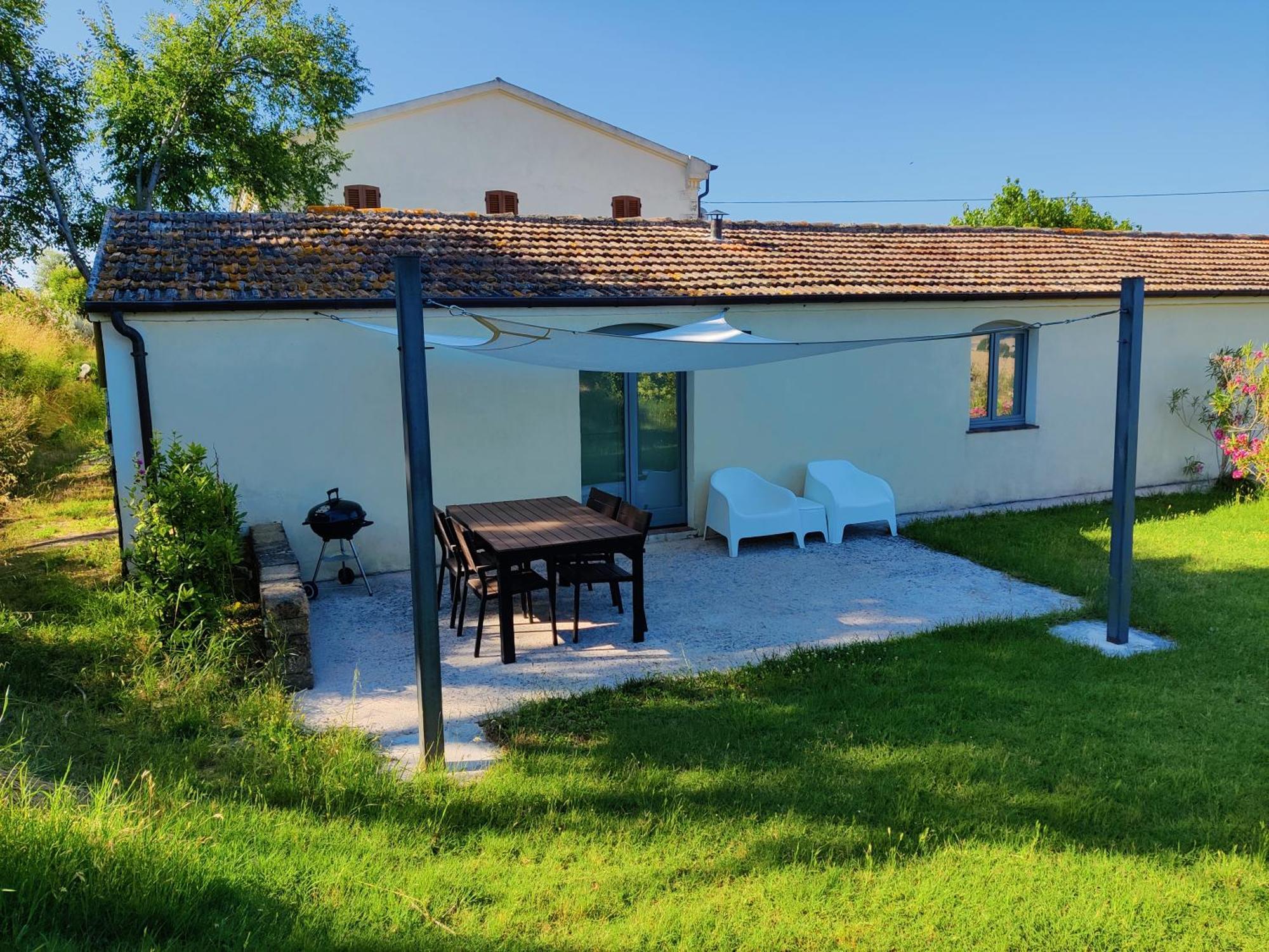 Rustico Del Bozzo Guest House Castelleone di Suasa Bagian luar foto