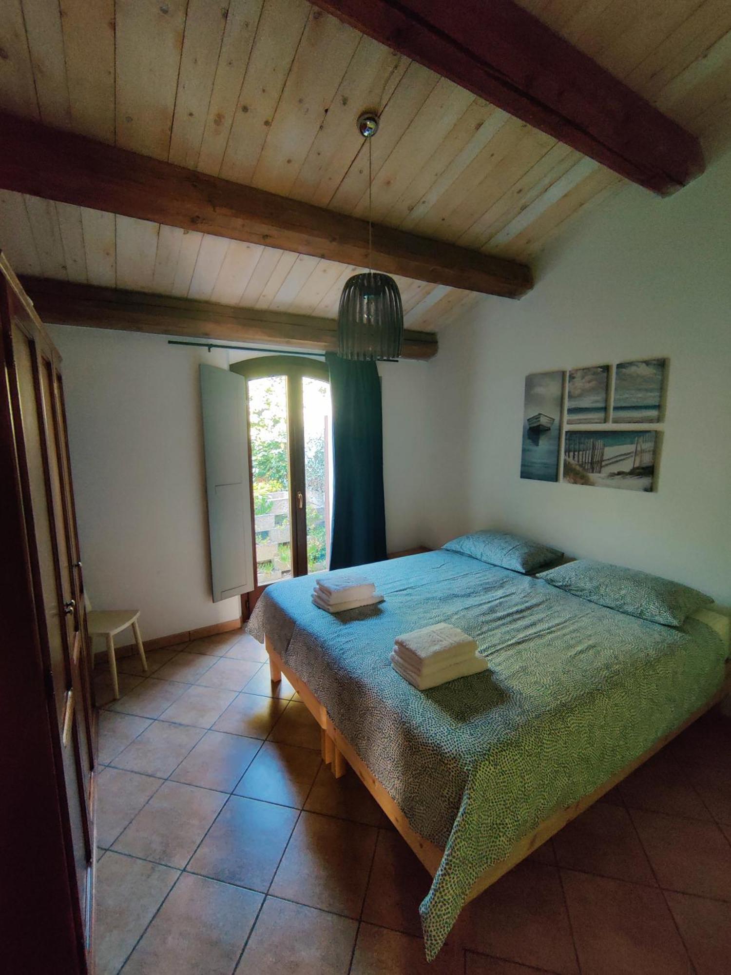 Rustico Del Bozzo Guest House Castelleone di Suasa Bagian luar foto